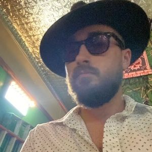 Meet your Posher, Mitchell